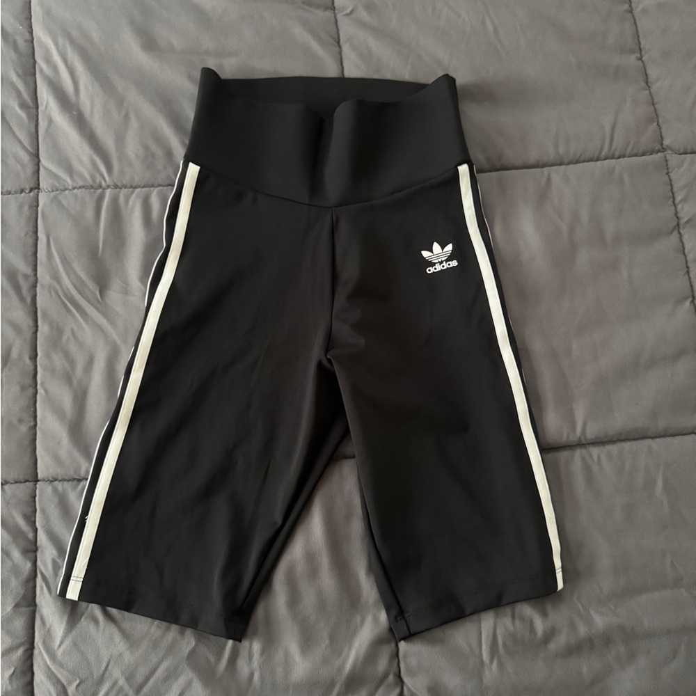 Adidas Black tight shortd - Picture 3 of 4